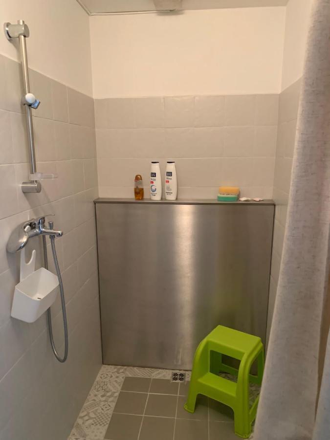 Genovesa 42 Group Apartment